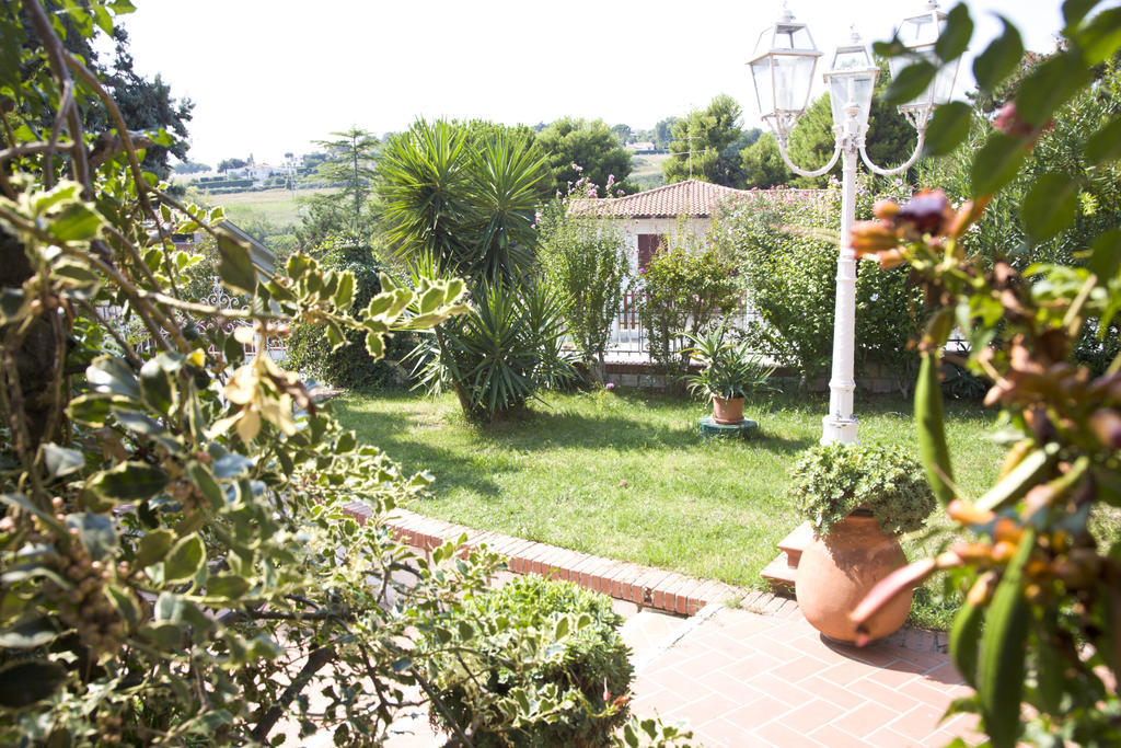 Amarenumana Aparthotel Phòng bức ảnh